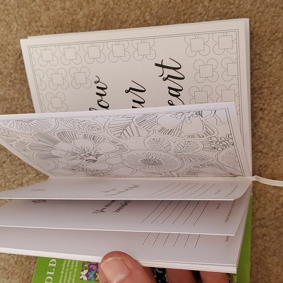 Vera Bradley Coloring Notes - Picture 4 of 9